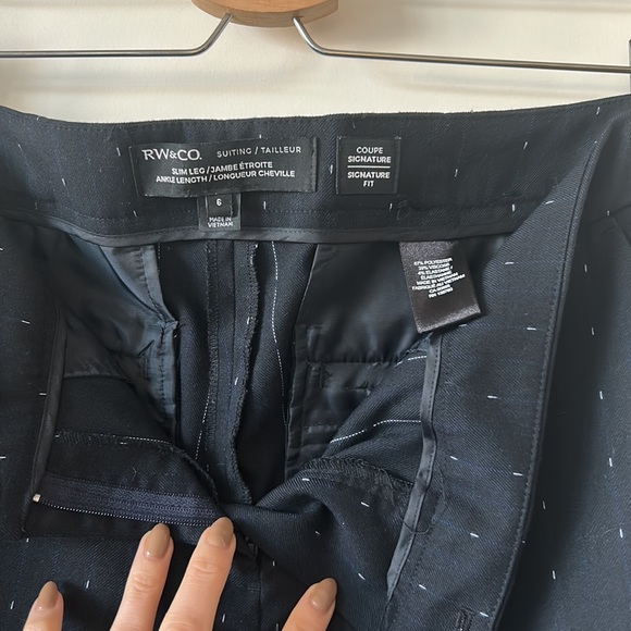 RW&CO Slim Ankle Signature Pant size 6 - Picture 6 of 8